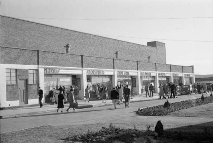1945