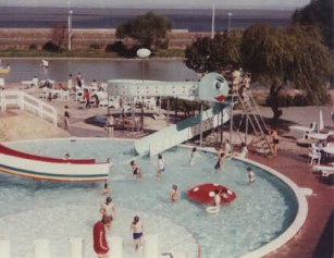 The outdoor funpool