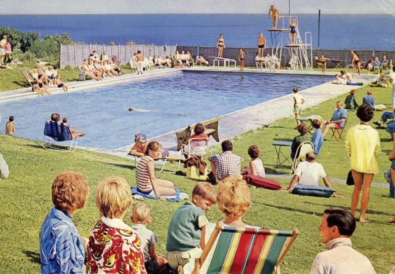 Pontins Dolphin Postcard