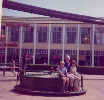 Roundabout with Ballroom in background
